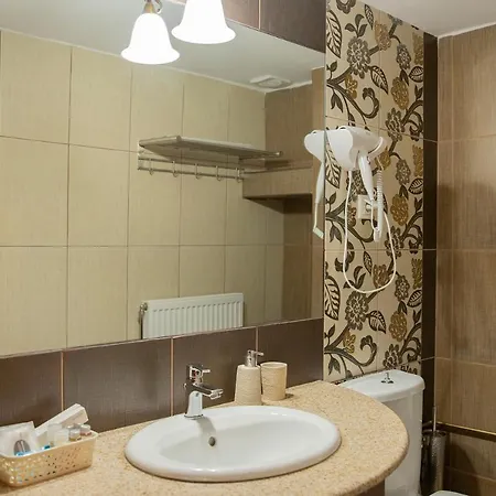 Ourania 4* 帕莱斯潘蒂雷蒙