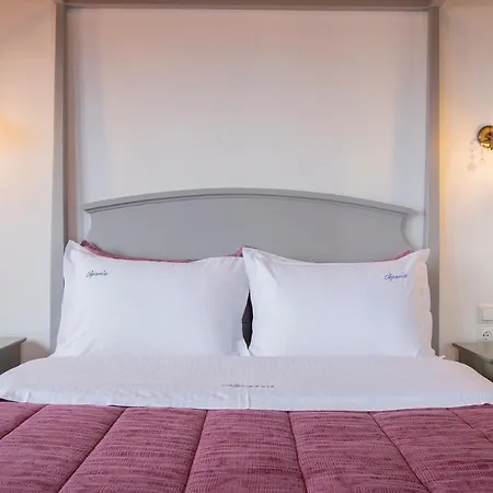 Konukevi Ourania 4*