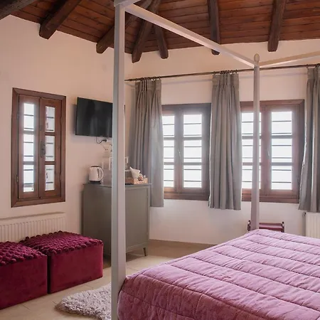 Konukevi Ourania 4*