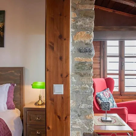 招待所 Ourania 4*