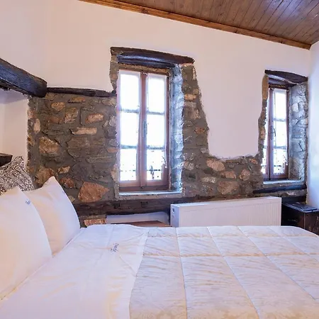 Ourania Konukevi 4*