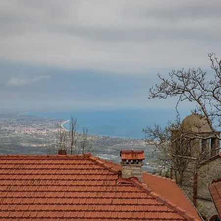 Ourania 帕莱斯潘蒂雷蒙