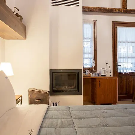 Ourania 4* 帕莱斯潘蒂雷蒙