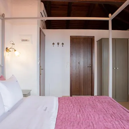 Ourania 4*