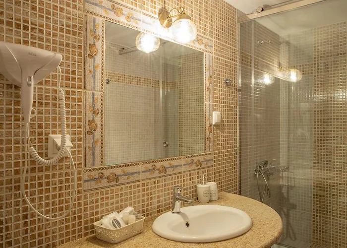 Ourania 4* Palaios Panteleimonas